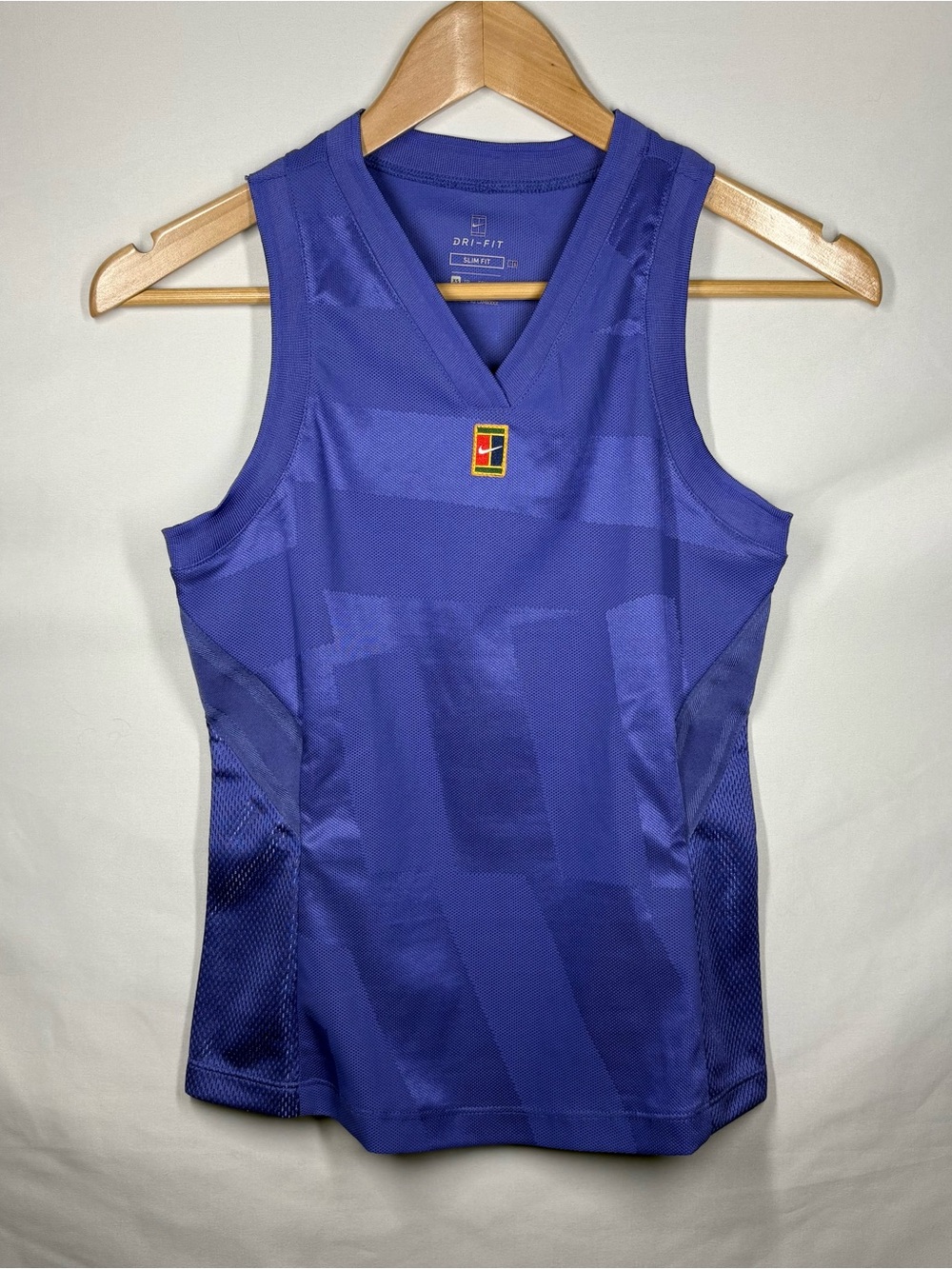 NWOT Nike Purple V‑Neck Dri-FIT Tennis Tank. XS